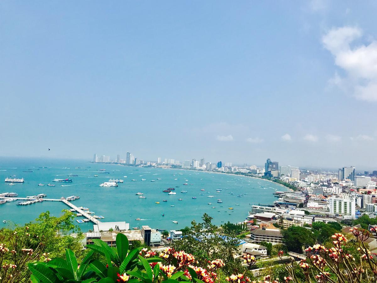 The Cliff Condominium Pattaya Exterior photo