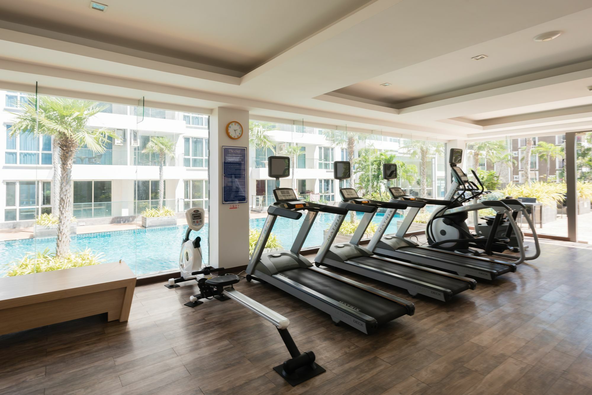 The Cliff Condominium Pattaya Exterior photo